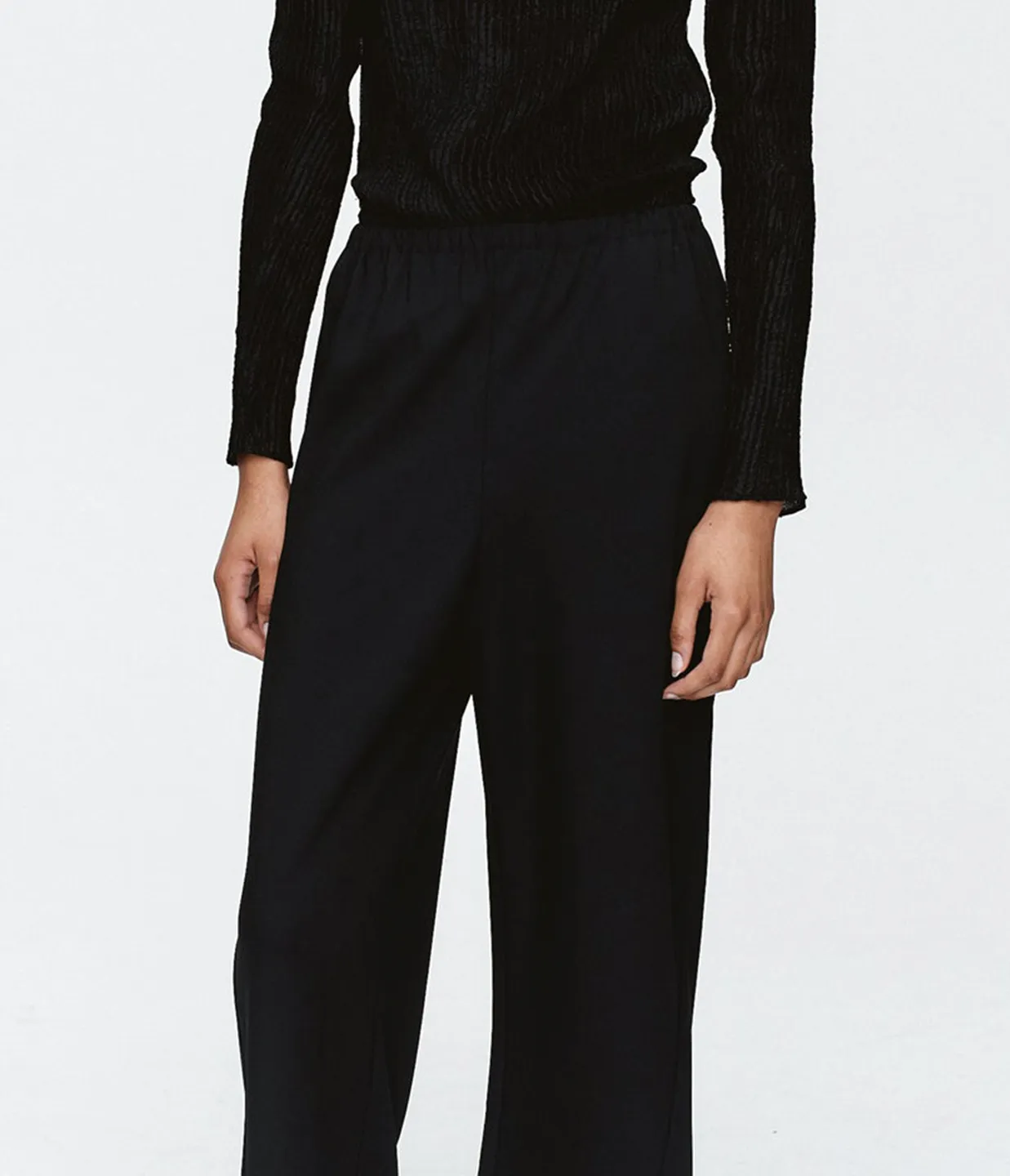 Alicia Pant in Black