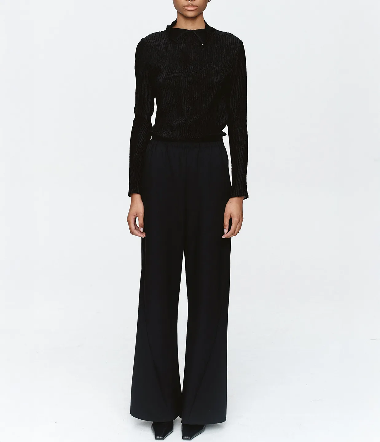 Alicia Pant in Black