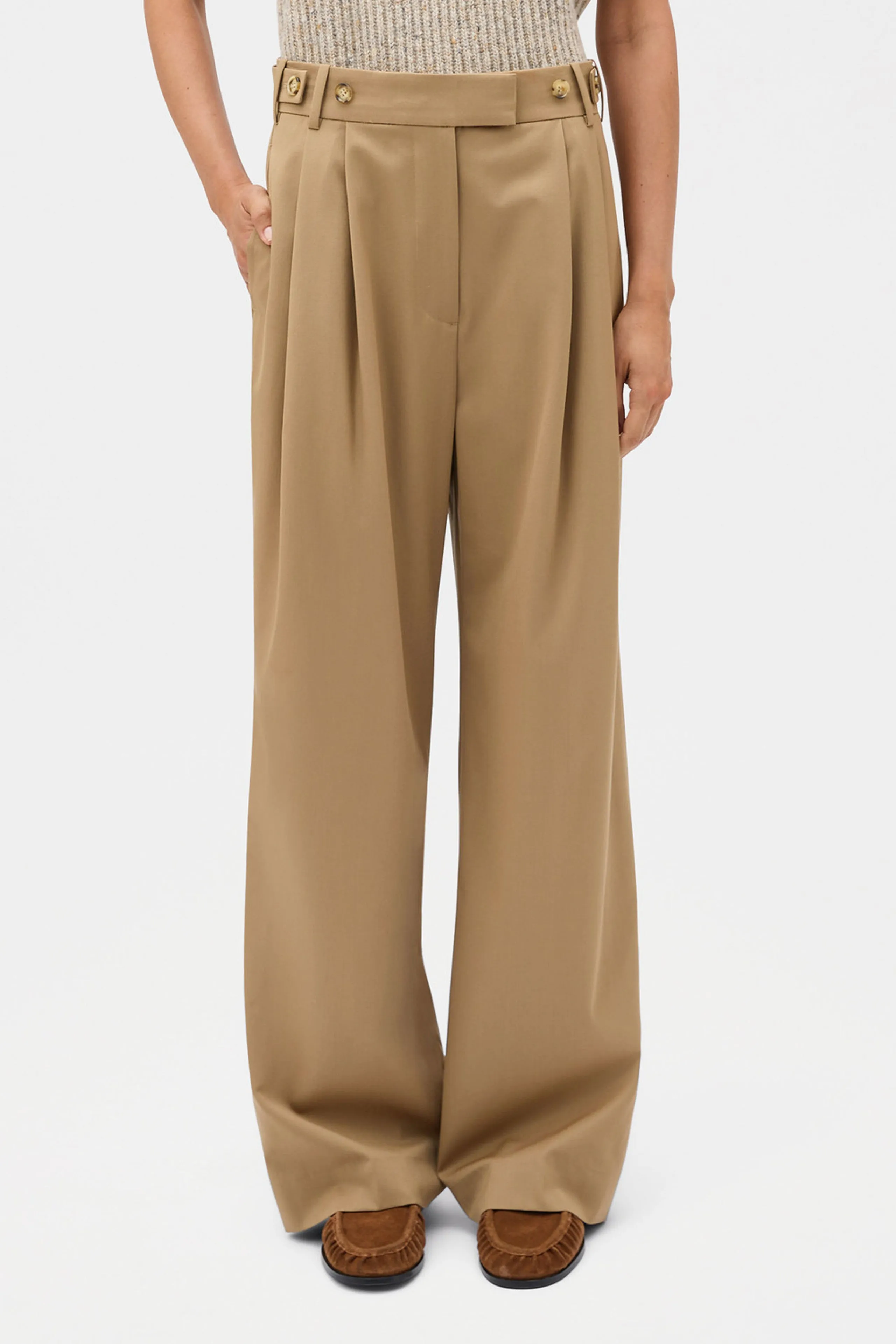 Pleat Pant in Hazelnut