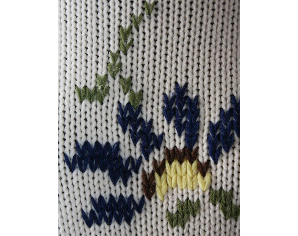 Size 10 Cute 1960s Strewn Daisies Knit Pullover - Medium 60s Sweater - Hand Embroidered - Artisan Style - Ski Sweater - Bust 37 - 36161-1